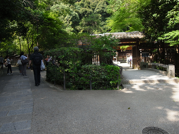 宇治上神社正面の門